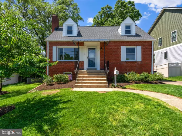 716 N BUCHANAN ST, Arlington, VA 22203