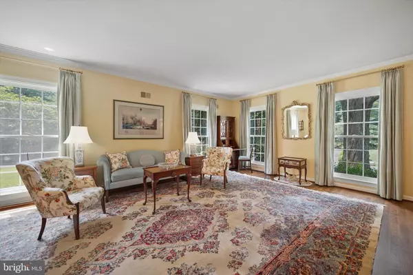 Mclean, VA 22102,7707 CROSSOVER DR