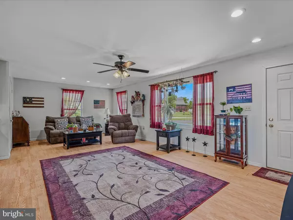 Falling Waters, WV 25419,117 CARVERS WAY