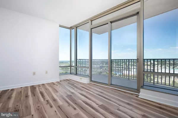 Wilmington, DE 19801,105-UNIT CHRISTINA LNDG #2306