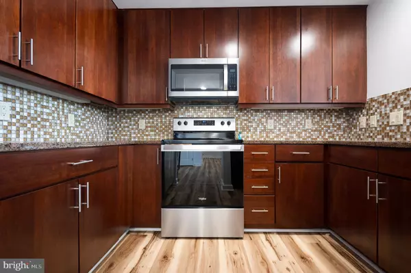 Wilmington, DE 19801,105-UNIT CHRISTINA LNDG #2306