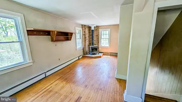 Bethlehem, PA 18015,3112 HONEYSUCKLE RD
