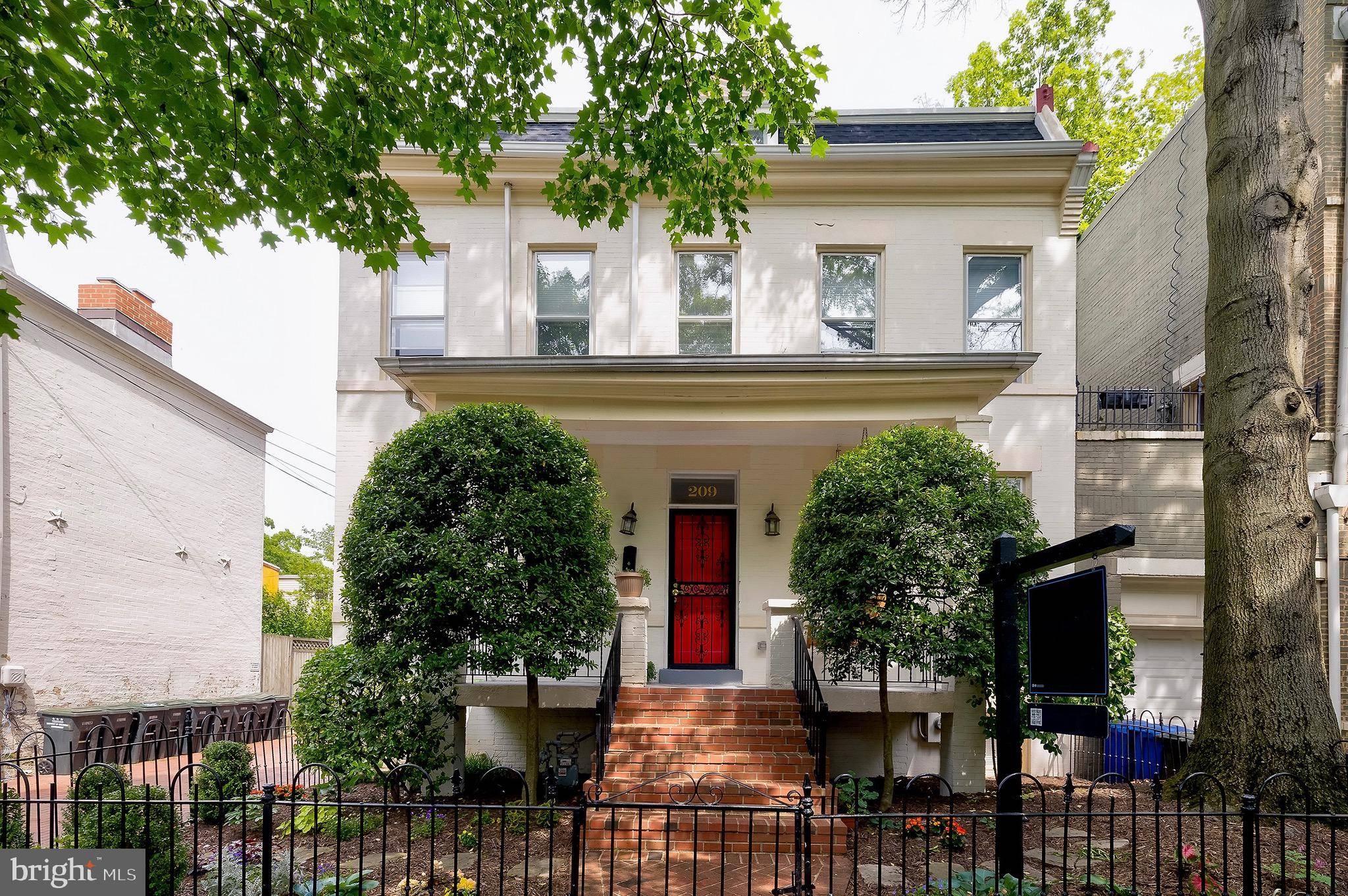 Washington, DC 20002,209 11TH ST NE
