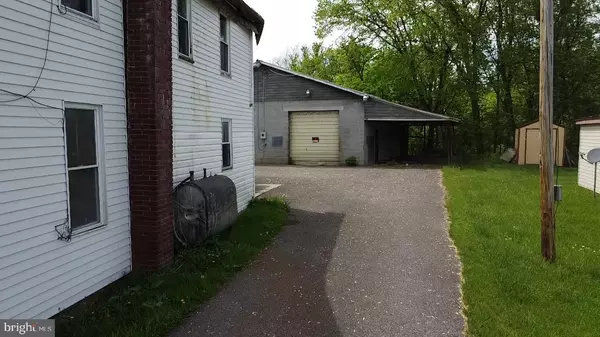 Paw Paw, WV 25434,202 LEE ST