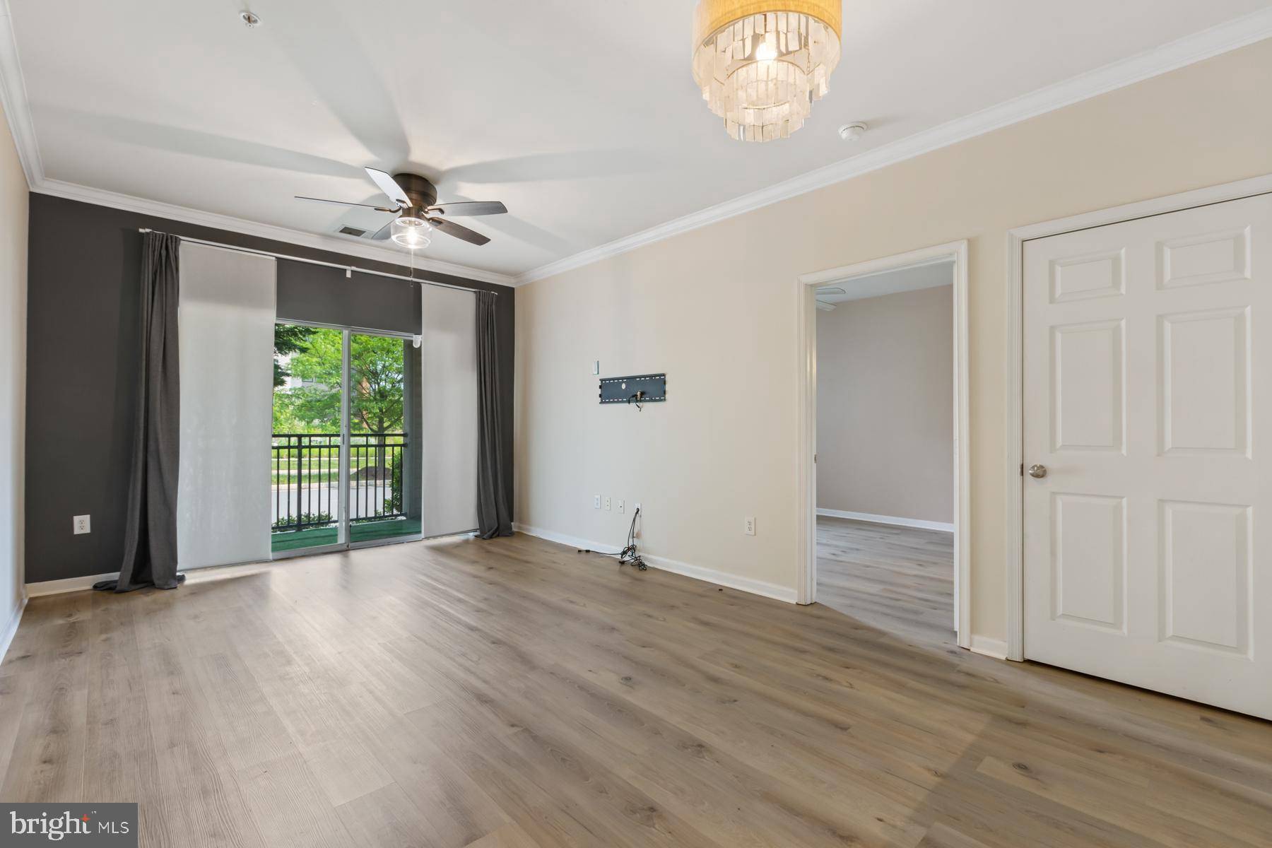 Herndon, VA 20171,12945 CENTRE PARK CIR #114
