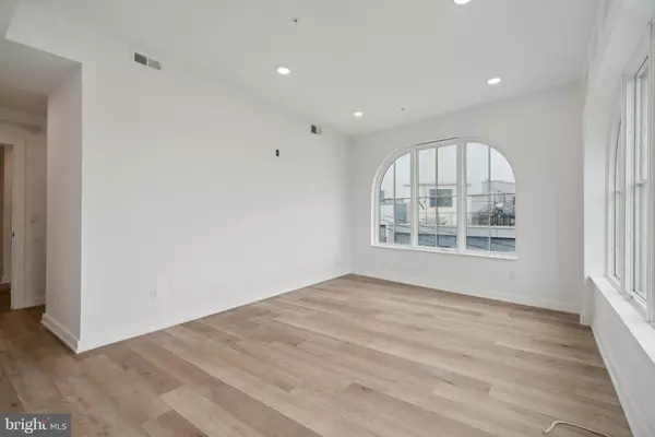 Philadelphia, PA 19125,1828 FRANKFORD AVENUE #402