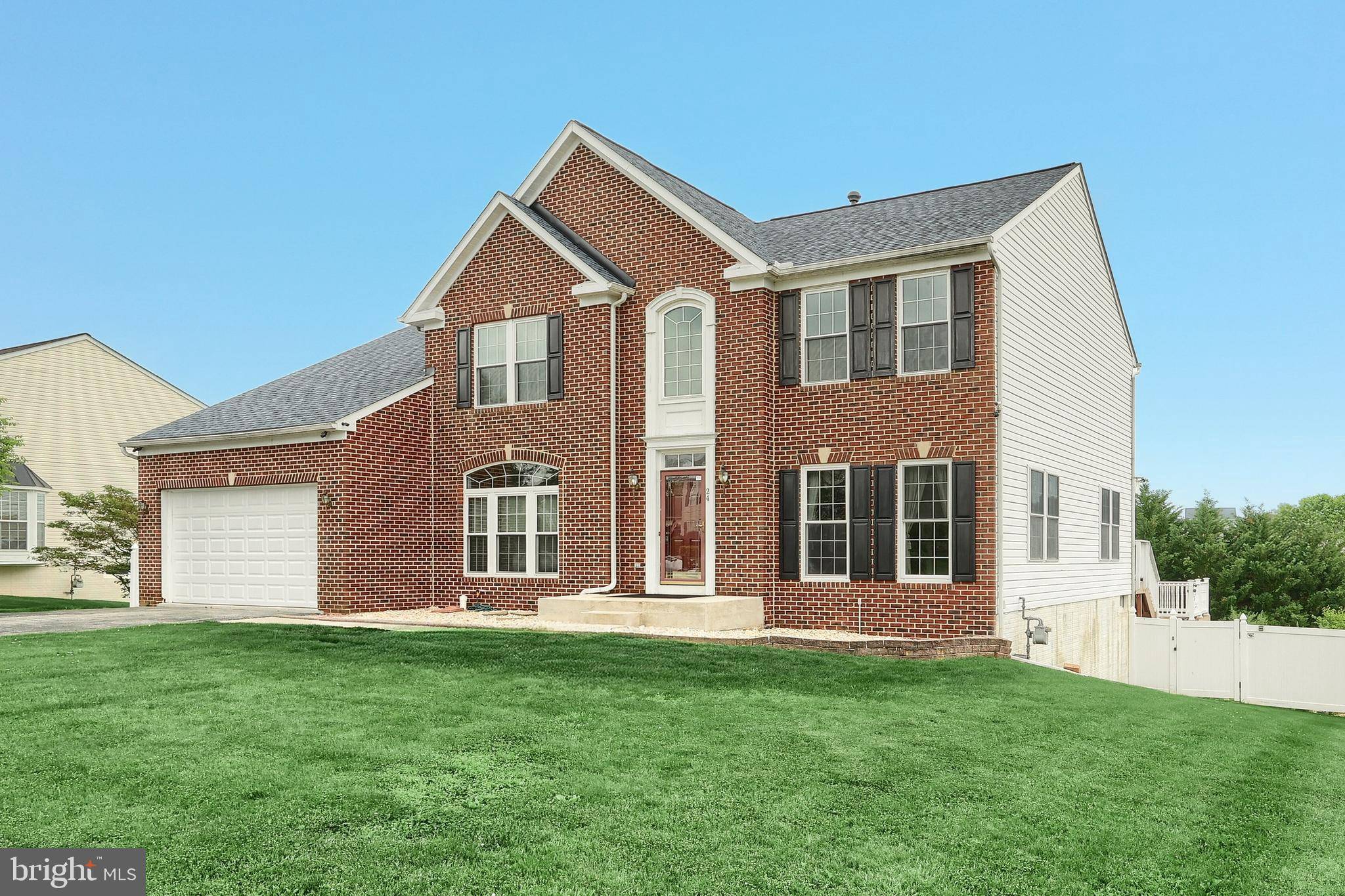 24 LOUVAIN DR, Hanover, PA 17331