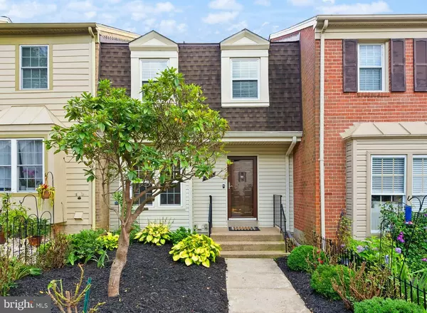 9923 WHITEWATER DR,  Burke,  VA 22015