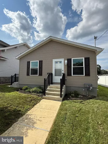 2329 E MACDADE BLVD, Folsom, PA 19033