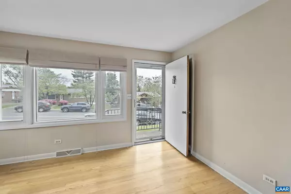 Charlottesville, VA 22902,411 FAIRWAY AVE