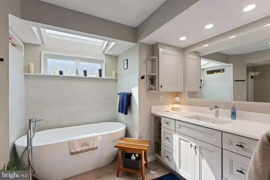 203 DAYTON AVE, Toms River, NJ 08753
