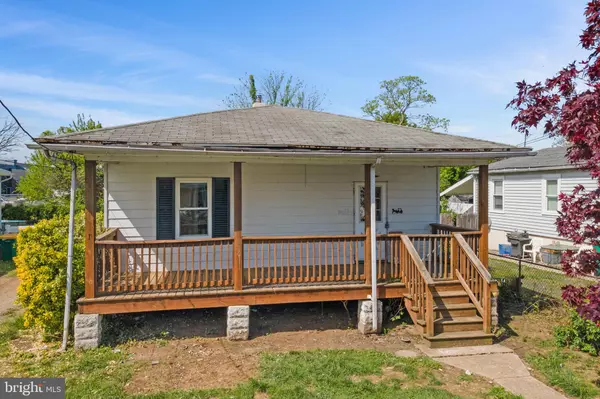 22 GRIEB AVE, Levittown, PA 19057