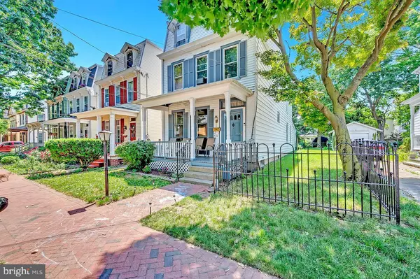 Burlington, NJ 08016,422 LOCUST AVE