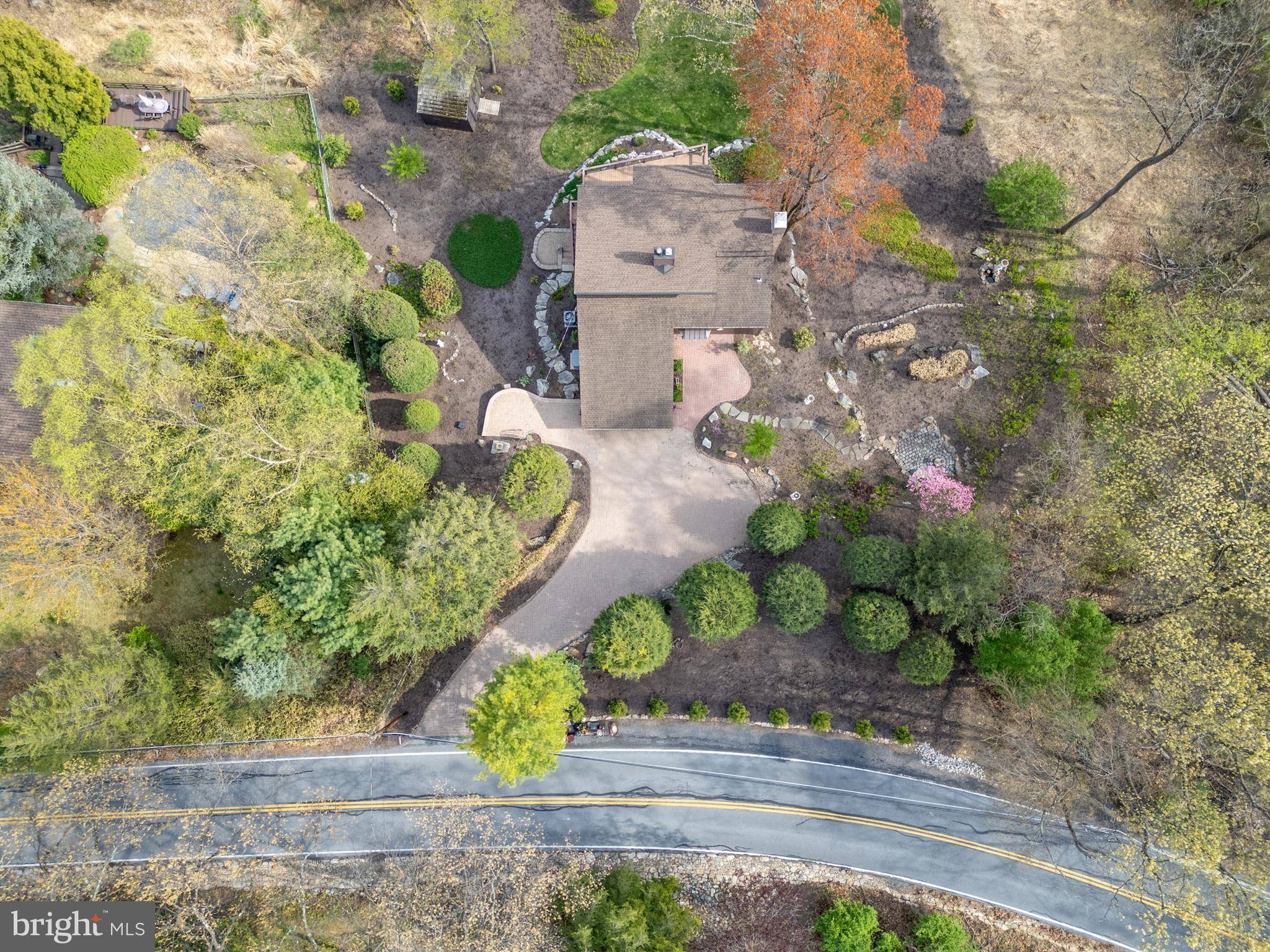 Bethlehem, PA 18015,3446 HONEYSUCKLE RD