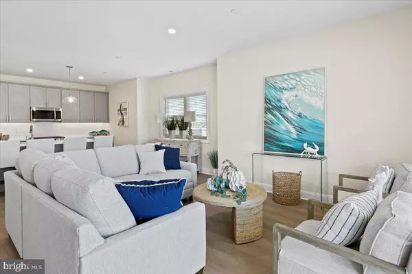 Wildwood, NJ 08260,158 E LINCOLN AVE #206