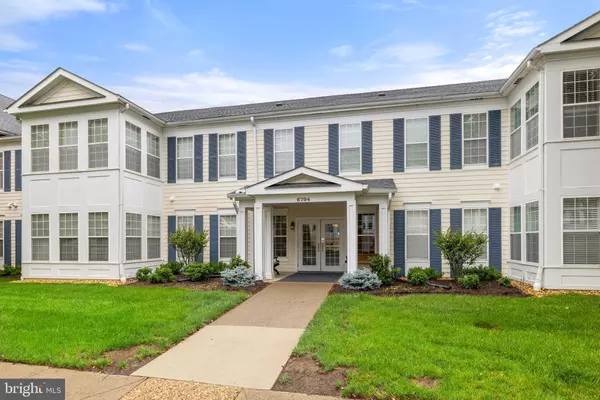New Baltimore, VA 20187,6704 HOLLY FARM LN #203