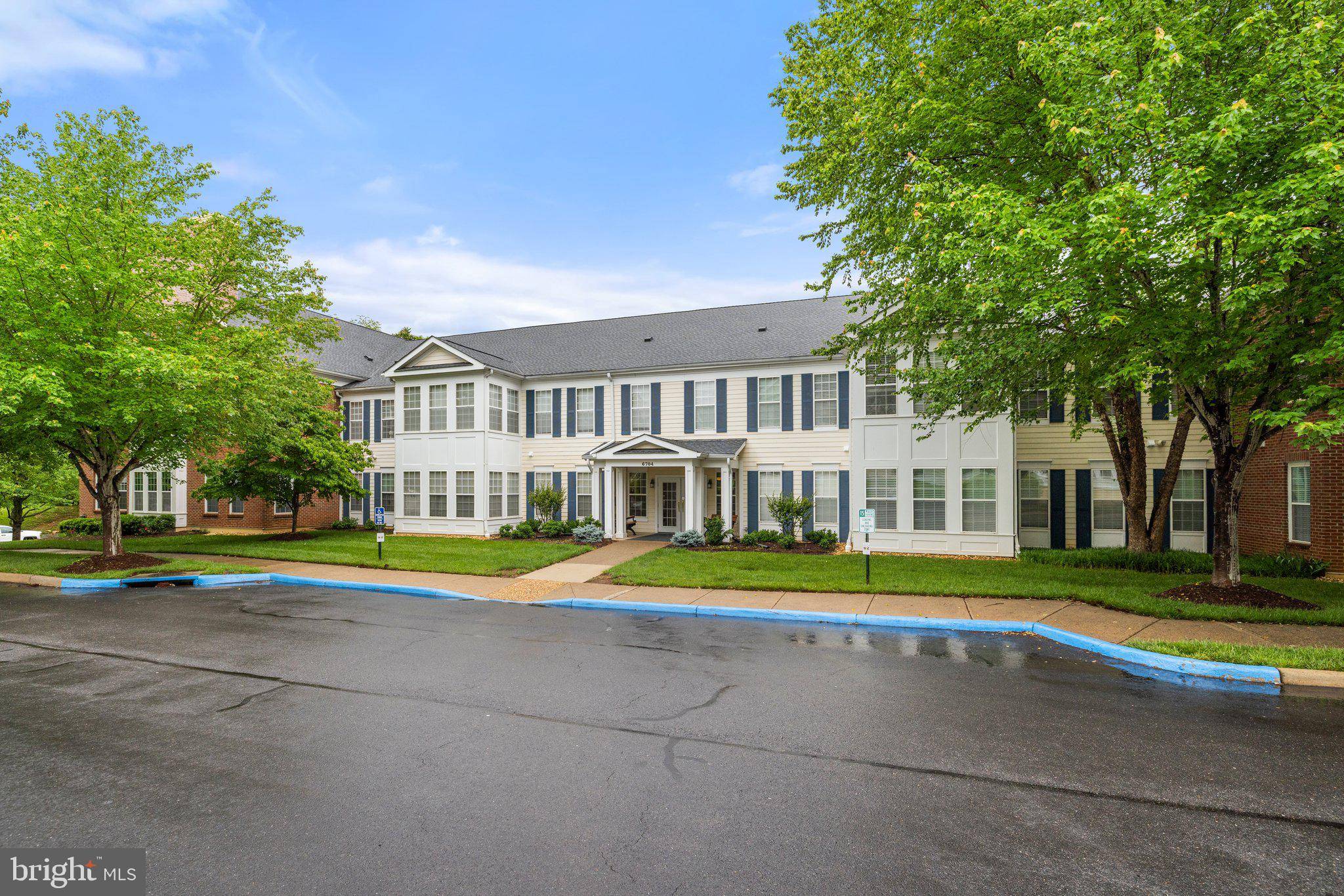 New Baltimore, VA 20187,6704 HOLLY FARM LN #203