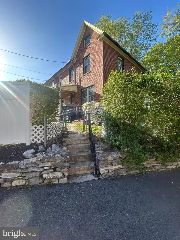 Reading, PA 19611,220 SPRUCE