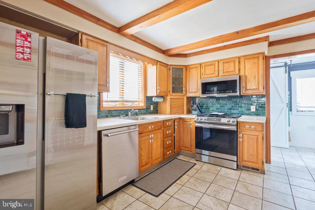 Thorofare, NJ 08086,68 WOODLAND AVE