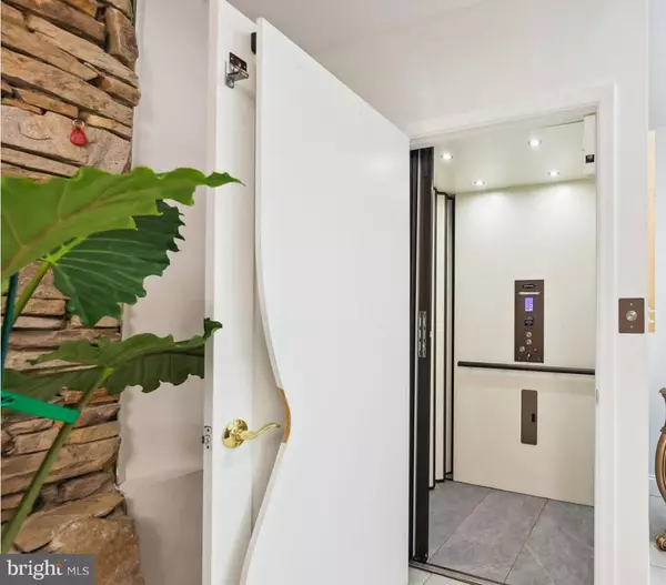 Bowie, MD 20721,11701 LOCUST DALE CT