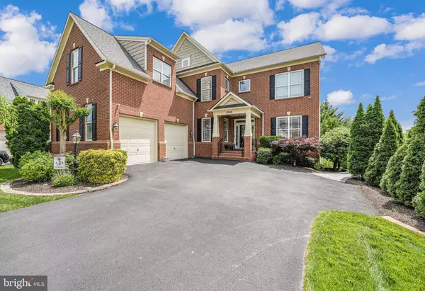 8709 FLOWERING DOGWOOD LN, Lorton, VA 22079