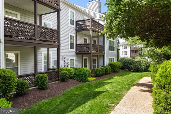 Oakton, VA 22124,10013 OAKTON TERRACE RD