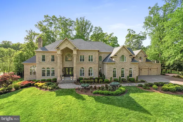 696 MILLER AVE, Great Falls, VA 22066