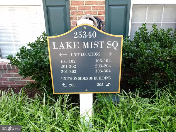 Chantilly, VA 20152,25340 LAKE MIST SQ #204
