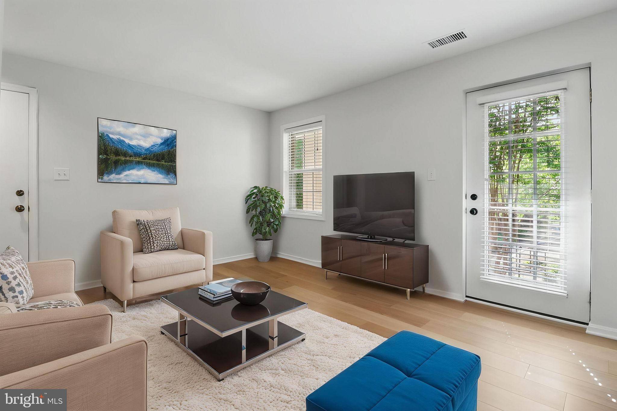 Alexandria, VA 22314,1403 E ABINGDON DR E #3