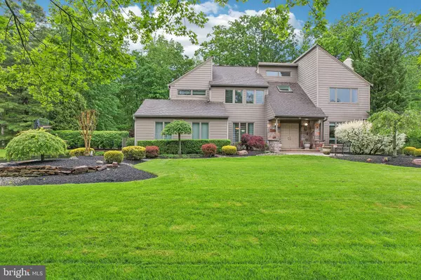 16 VICTORIA PL, West Windsor, NJ 08550
