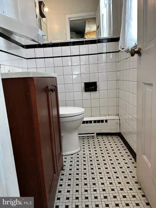 Falls Church, VA 22046,706 S WASHINGTON ST #FIRST FLOOR