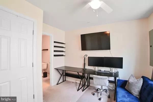 Beltsville, MD 20705,12521 HONEY LOCUST WAY