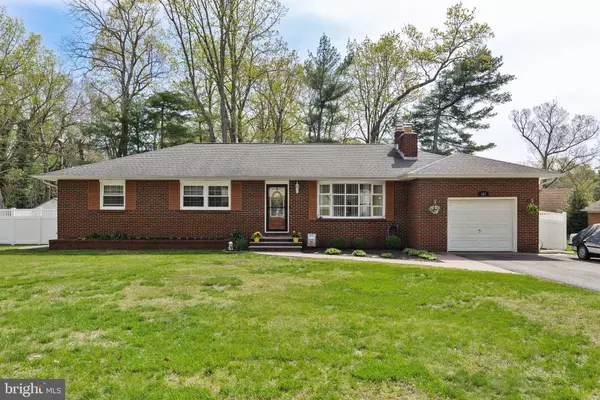 647 E CRESCENT DR, Vineland, NJ 08360