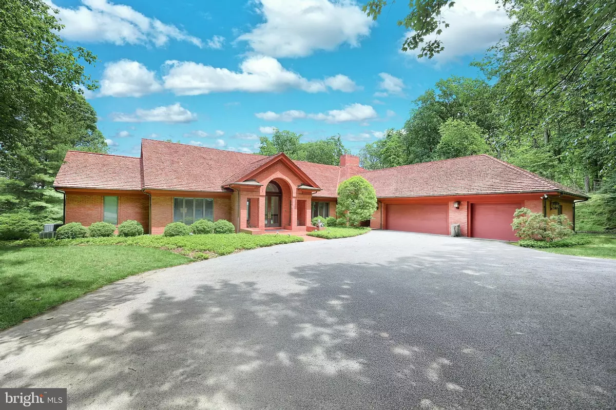 Spring Grove, PA 17362,174 SPRINGHOUSE LN