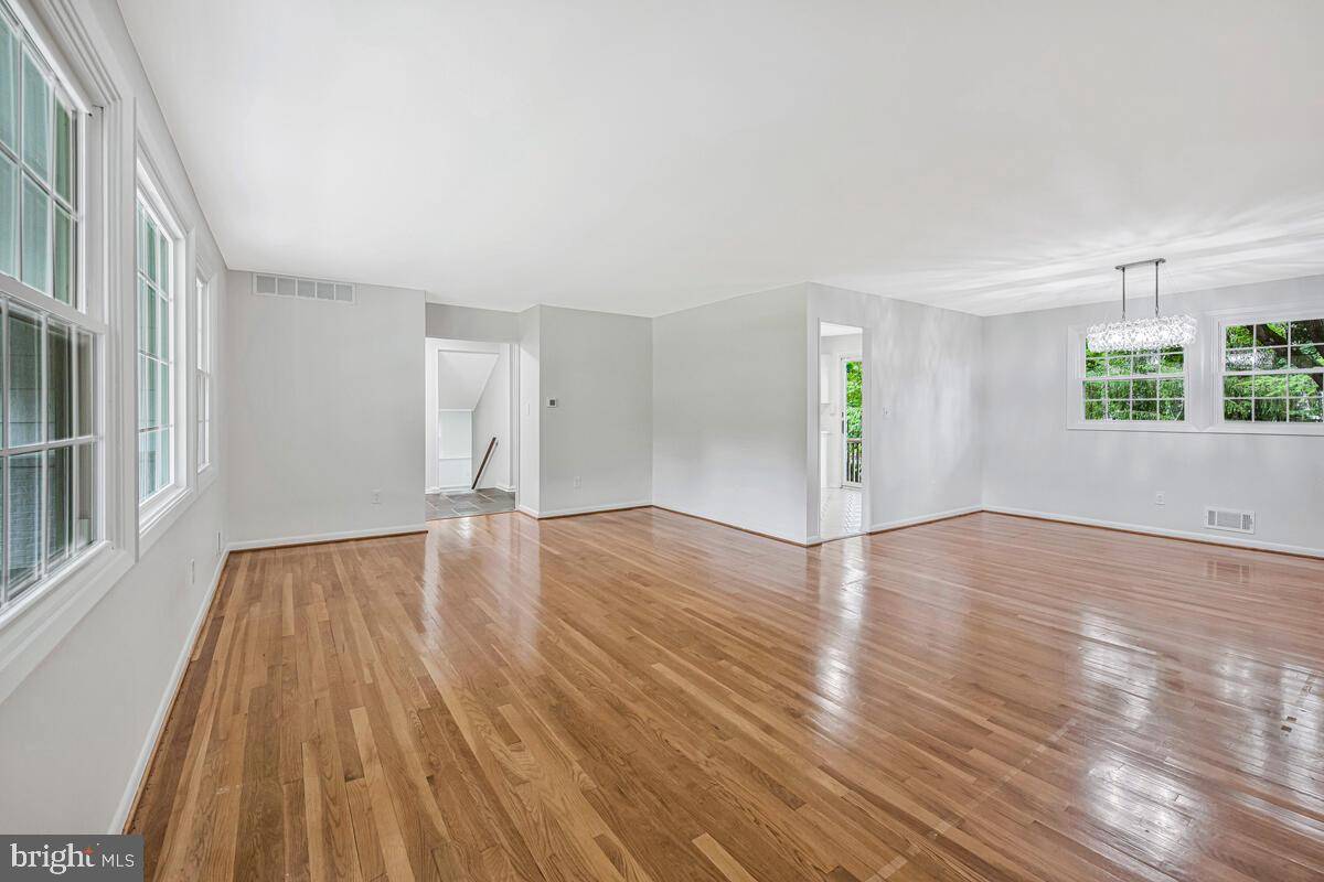 Lutherville Timonium, MD 21093,205 DUNBEATH CT