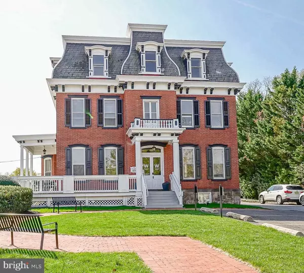 10 W MAIN ST, Moorestown, NJ 08057