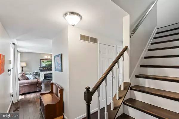 Sterling, VA 20164,202 TRAIL CT