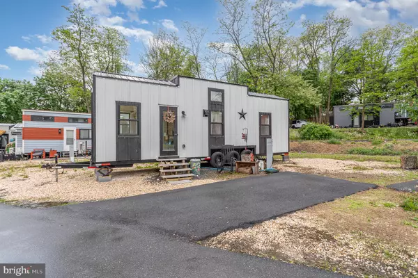 Elizabethtown, PA 17022,867 SCHWANGER RD #UNIT 10