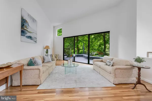 Mclean, VA 22101,6885 MELROSE DR