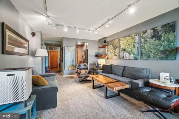 Philadelphia, PA 19106,604-36 S WASHINGTON SQ #1408