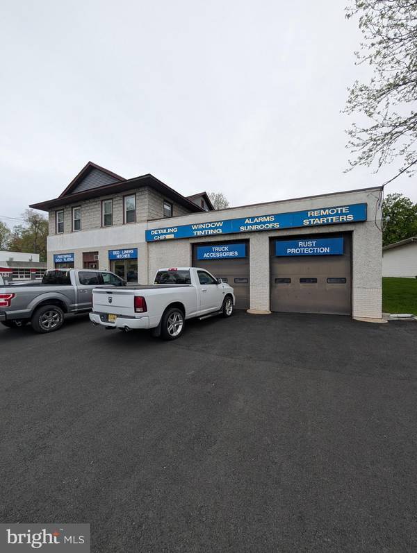 Audubon, NJ 08106,158 S WHITE HORSE PIKE