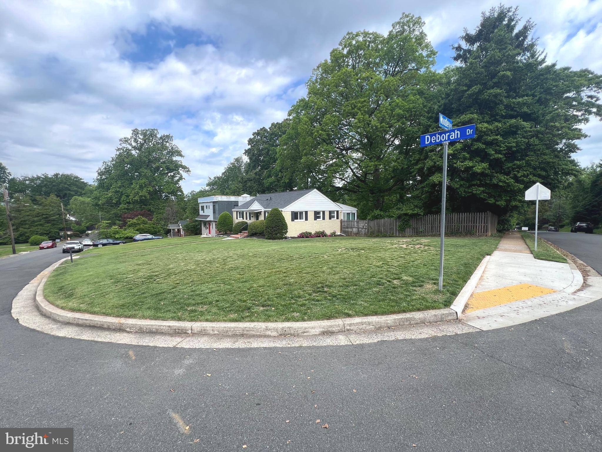 Falls Church, VA 22046,7216 DEBORAH DR