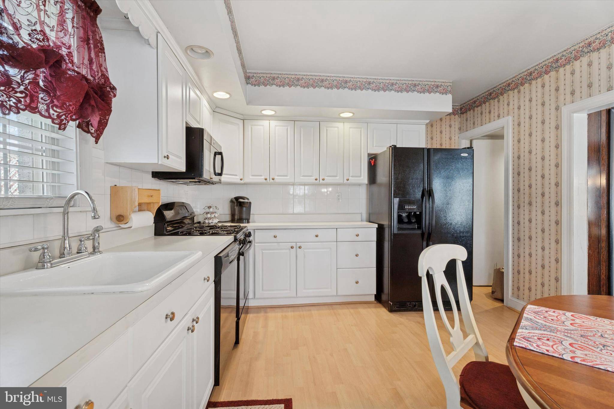 Philadelphia, PA 19128,351 DAWSON ST
