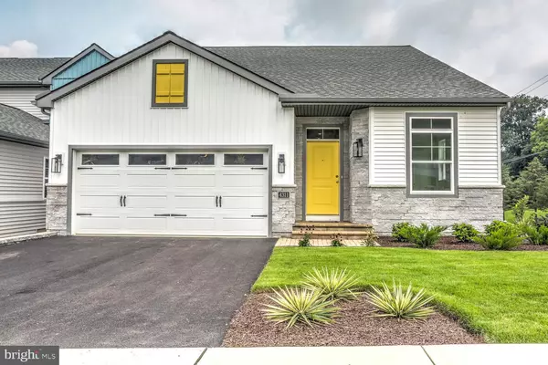 4330 HEATHER LN #8, Columbia, PA 17512