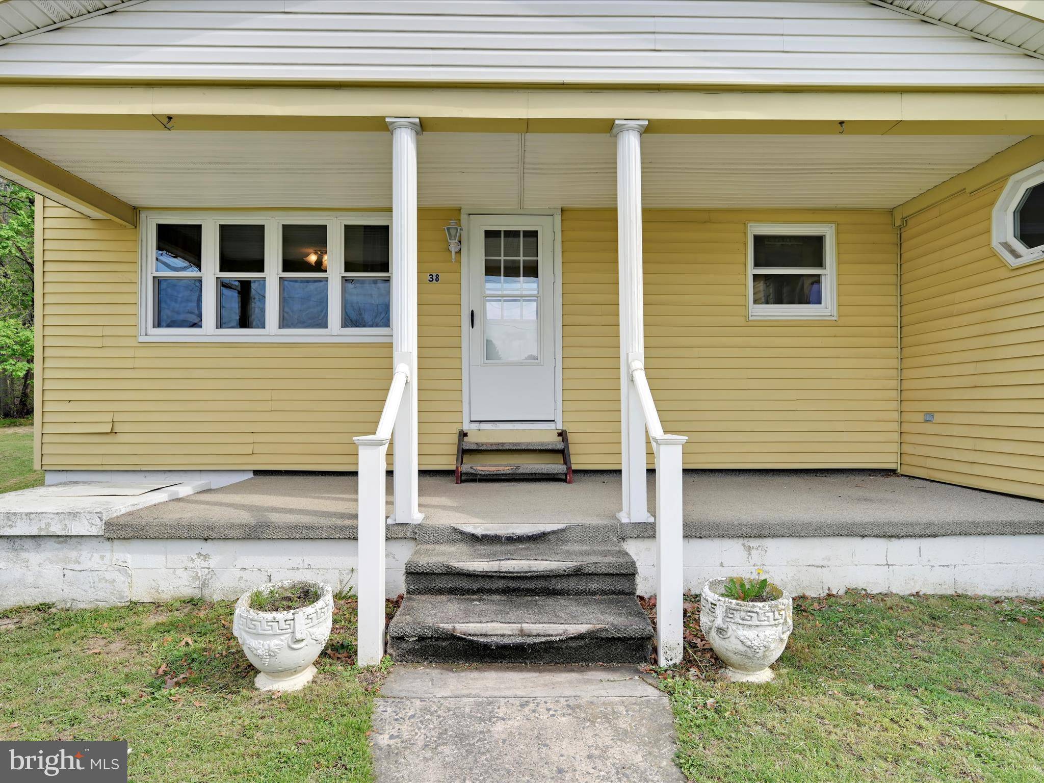 Tremont, PA 17981,38 W DONALDSON ST