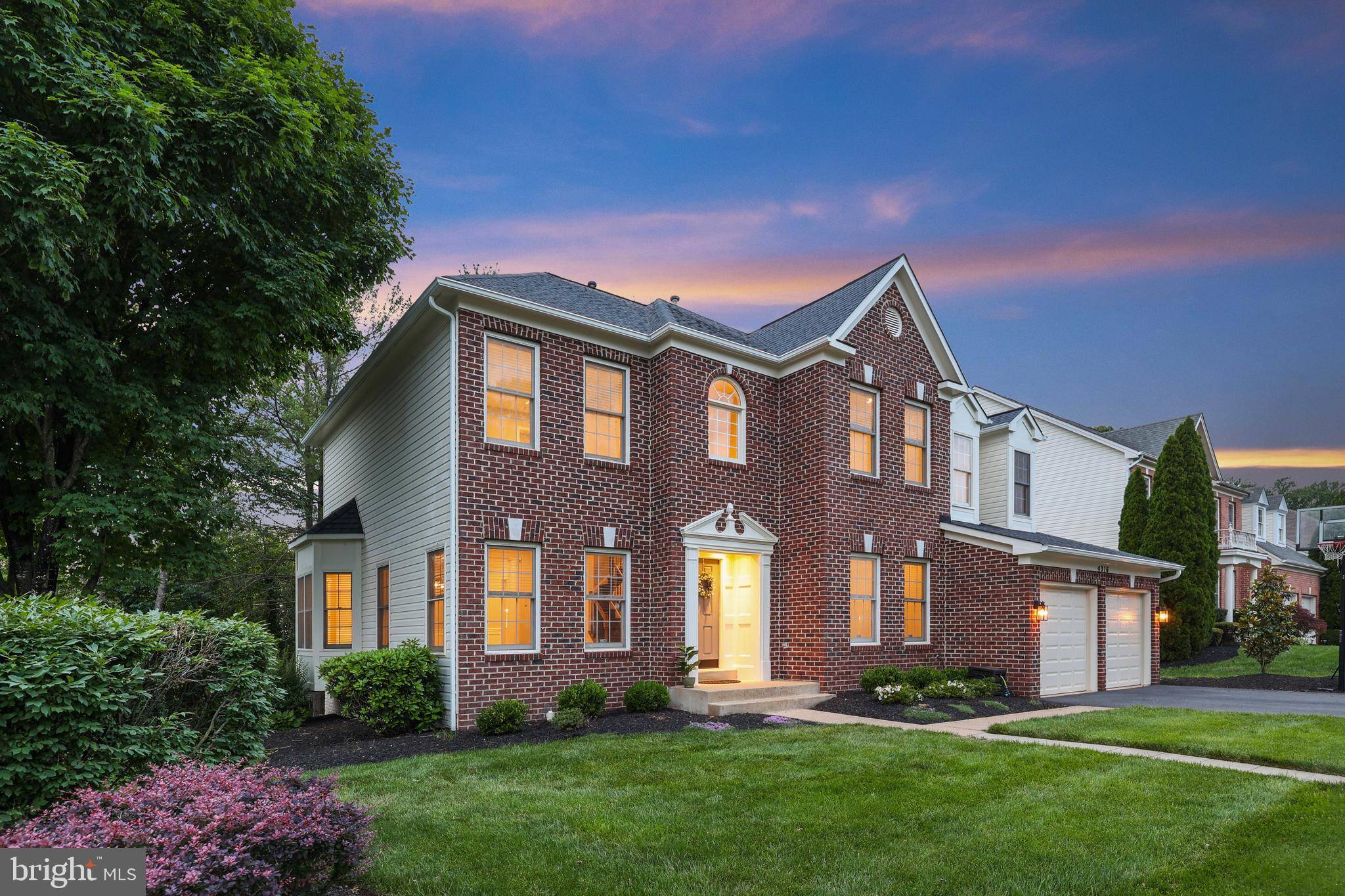 Chantilly, VA 20151,4316 HOLLOWSTONE CT