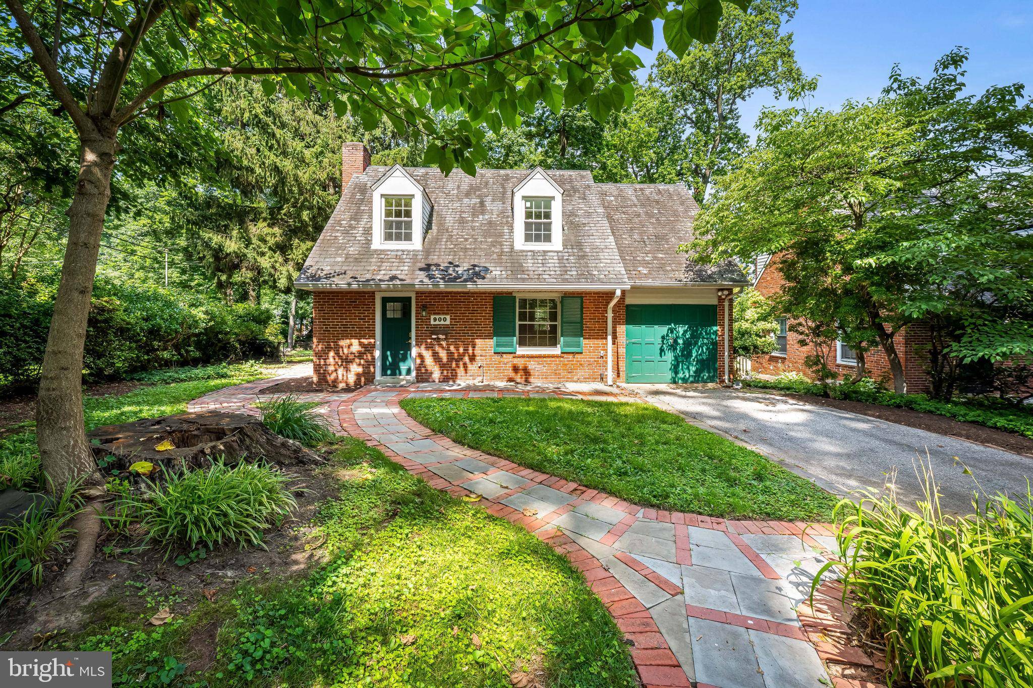 900 ADANA RD, Baltimore, MD 21208