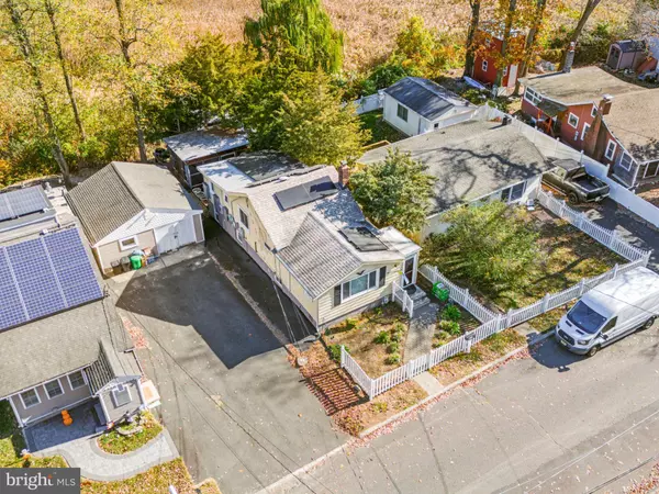 Keyport, NJ 07735,825 ARBORDALE DR