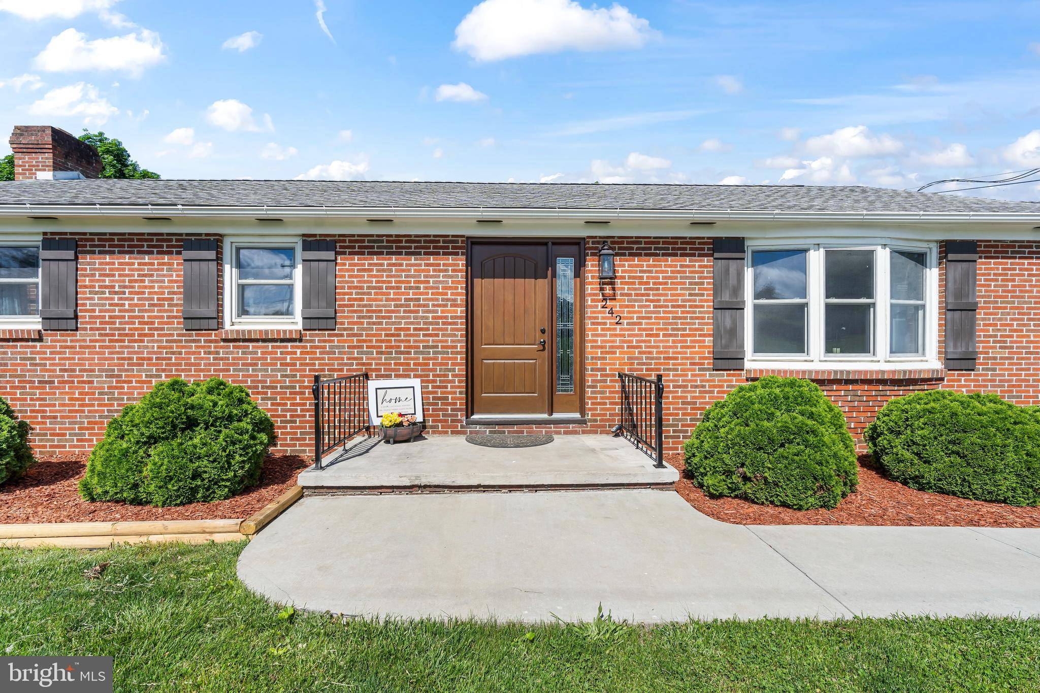 Mercersburg, PA 17236,242 LINDEN AVENUE