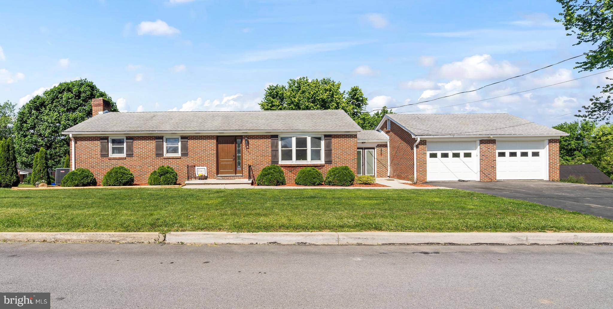Mercersburg, PA 17236,242 LINDEN AVENUE